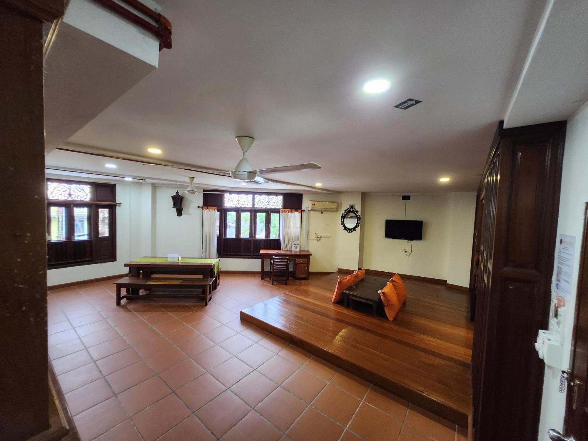 Uptown Eco Hotel Kuala Terengganu Exteriör bild